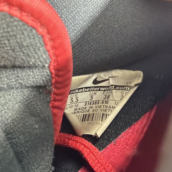 Size 5.5 - Nike Dunk Pro Sb Mid Red